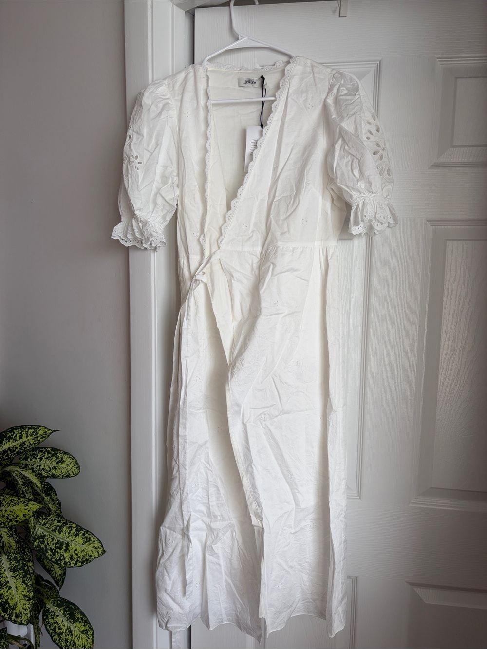 NWT Coach Broaderie Anglaise Wrap Dress‎ in White Size 8 Puff Sleeve Scallop